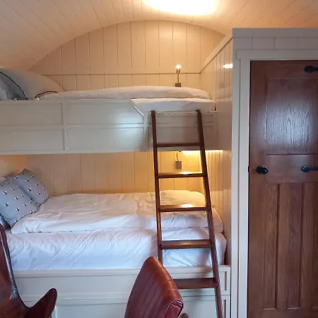 Delightful Shepherds Hut Holiday home Westport