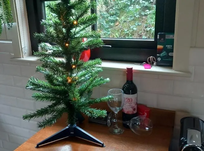 Delightful Shepherds Hut *