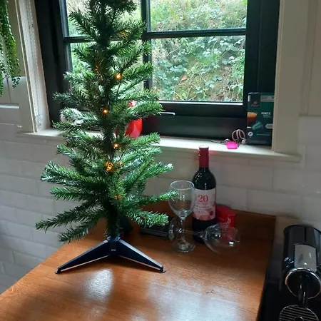 Delightful Shepherds Hut *